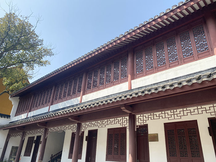 傳統(tǒng)美學(xué)與現(xiàn)代審美在佛教寺廟建筑設(shè)計中的融合